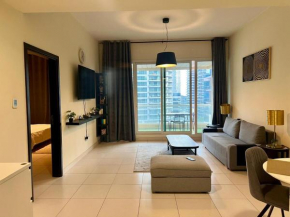 Luxury one bedroom in Dubai Marina